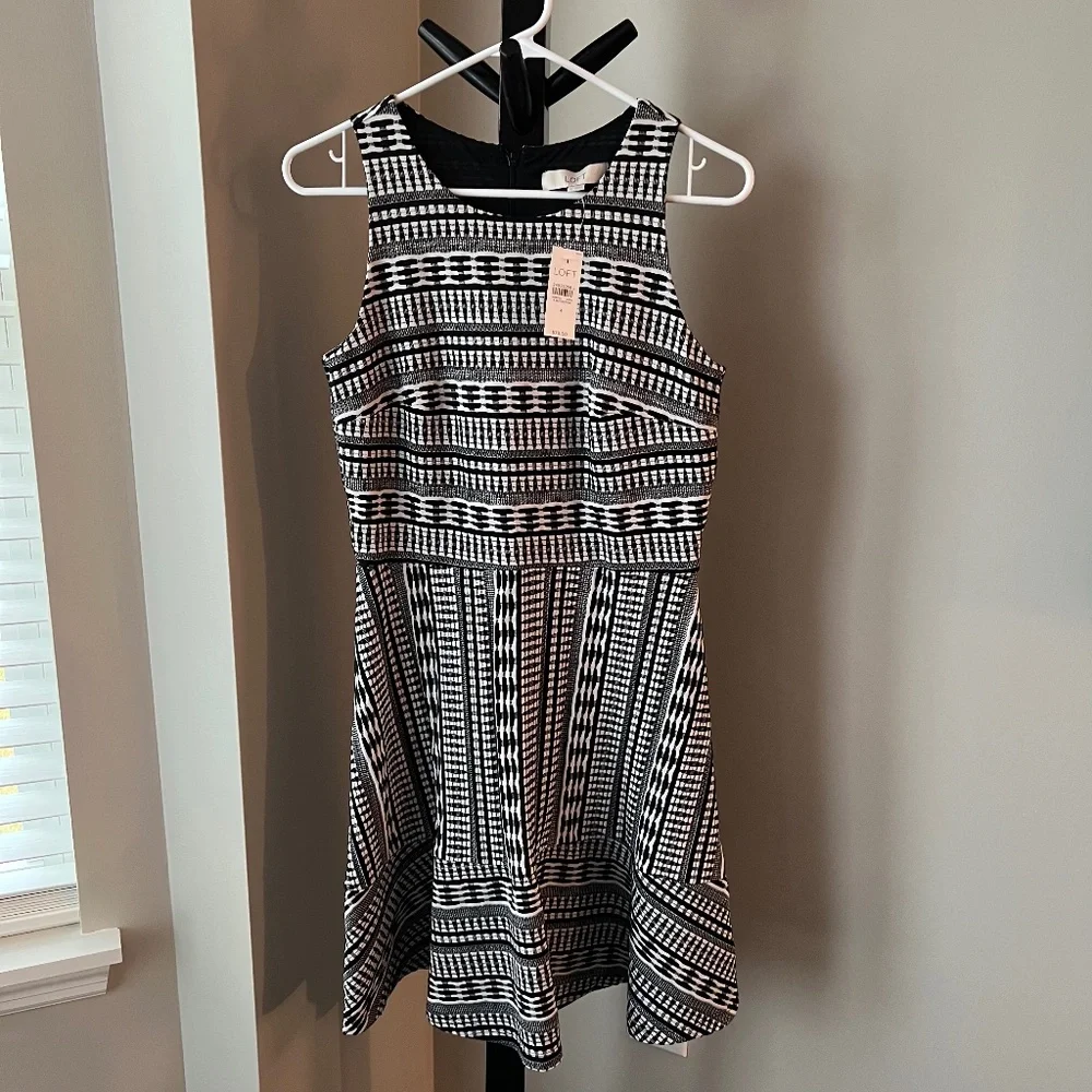 LOFT Black & White Geo Textured Flare Sleeveless Dress - Picture 3 of 8
